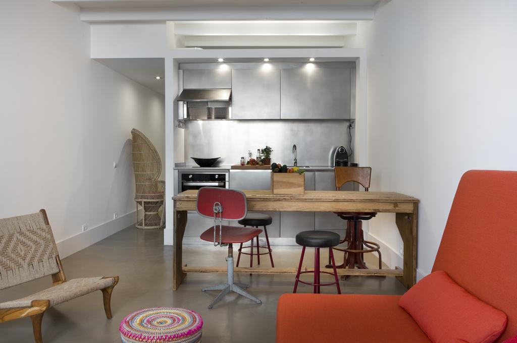 Apartment House Place *