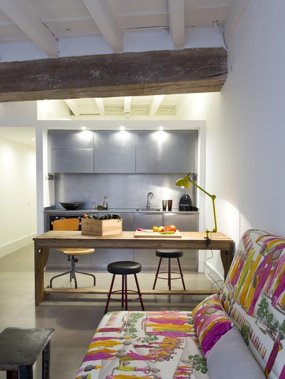 Apartment House Place *